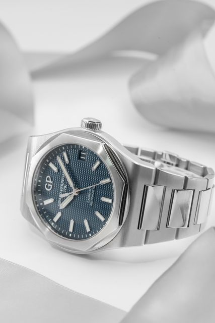 Girard Perregaux Laureato 81010-11-431-11A Image 5